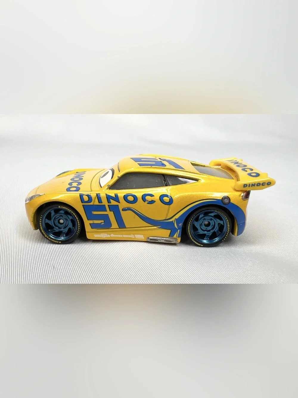 Disney Pixar Cars Dinoco 51  Cruz Ramirez Yellow Die-cast 1:55